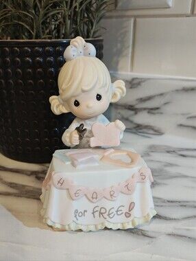 Precious Moments Giving My Heart Freely Figurine 650013 Retired